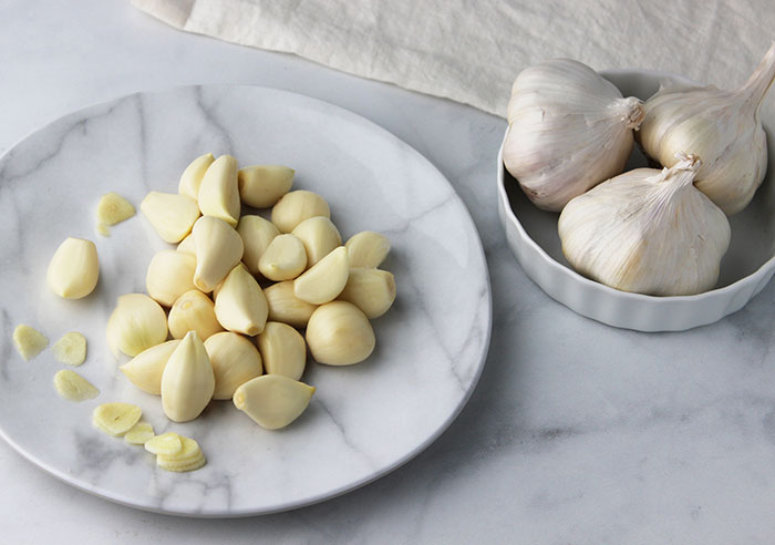 Top 4 Garlic Benefits, Allicin and Sulfur-Containing Compounds