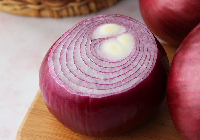 Onion Nutrition, Benefits of Common Culinary Vegetable